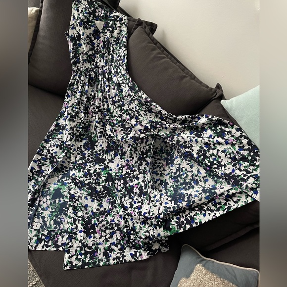 Banana Republic Gorgeous Flowy Pattern Dress - Picture 4 of 4